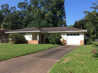 5665 Landry Ln, Beaumont, TX 77708