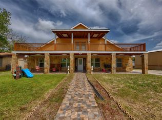 113 Thiele Dr, Yoakum, TX 77995