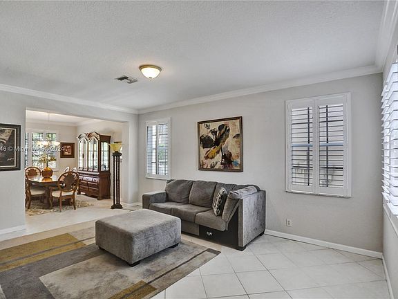5th image of 1041 Nandina Dr