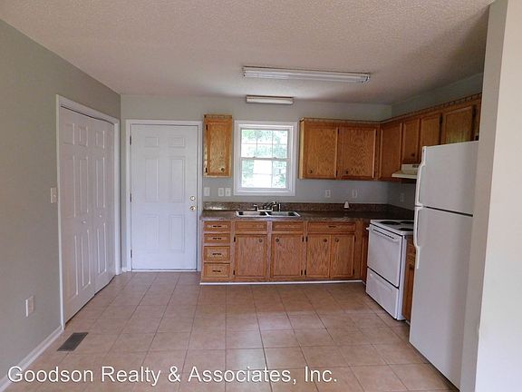 4th image of 376-378 Turner St
