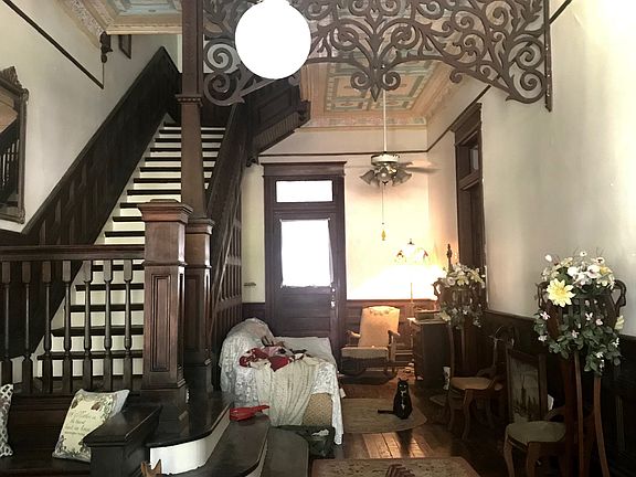 Entrance Hallway Fretwork