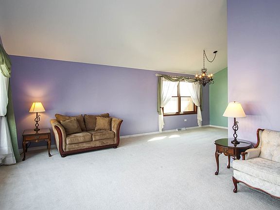 3rd image of 15556 Willow Ct
