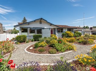 516 E Willow St, Sequim, WA 98382