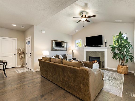 4th image of 2020 S Gedalio Ln