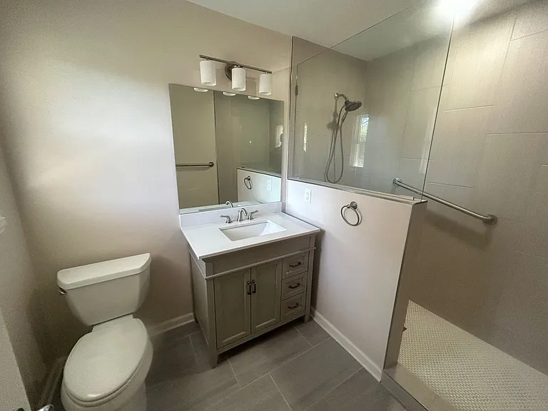 1015 Walters Ln — Photo 24