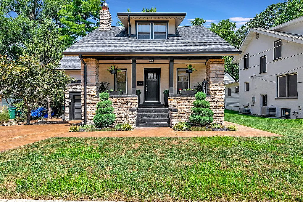 419 Lee Ave photo 1