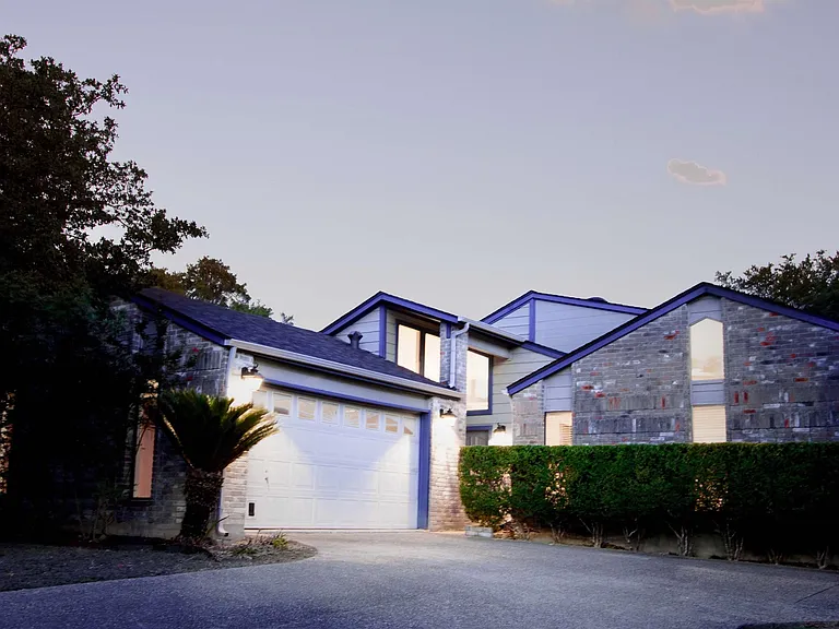 1806 Encino Bnd — Photo 2