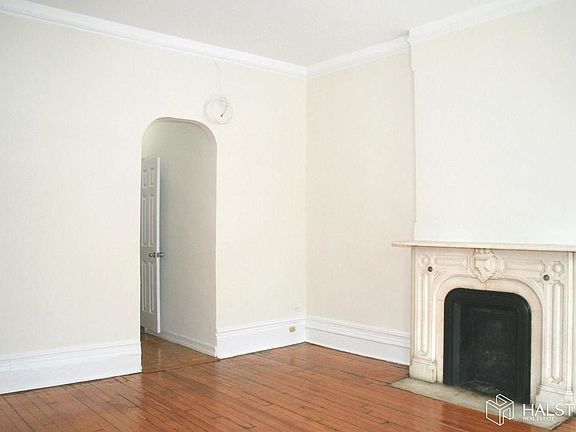 2nd image of 864 Lexington Ave APT 3