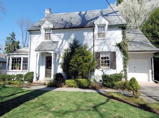 5313 Worthington Dr, Bethesda, MD 20816