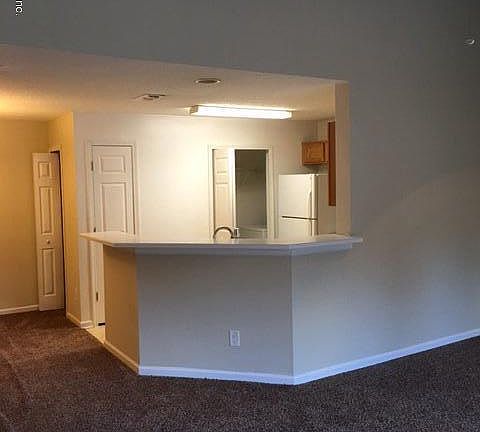 5th image of 13715 N Richmond Park Dr #1105