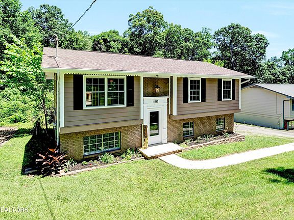 3rd image of 6613 NW Ellesmere Dr