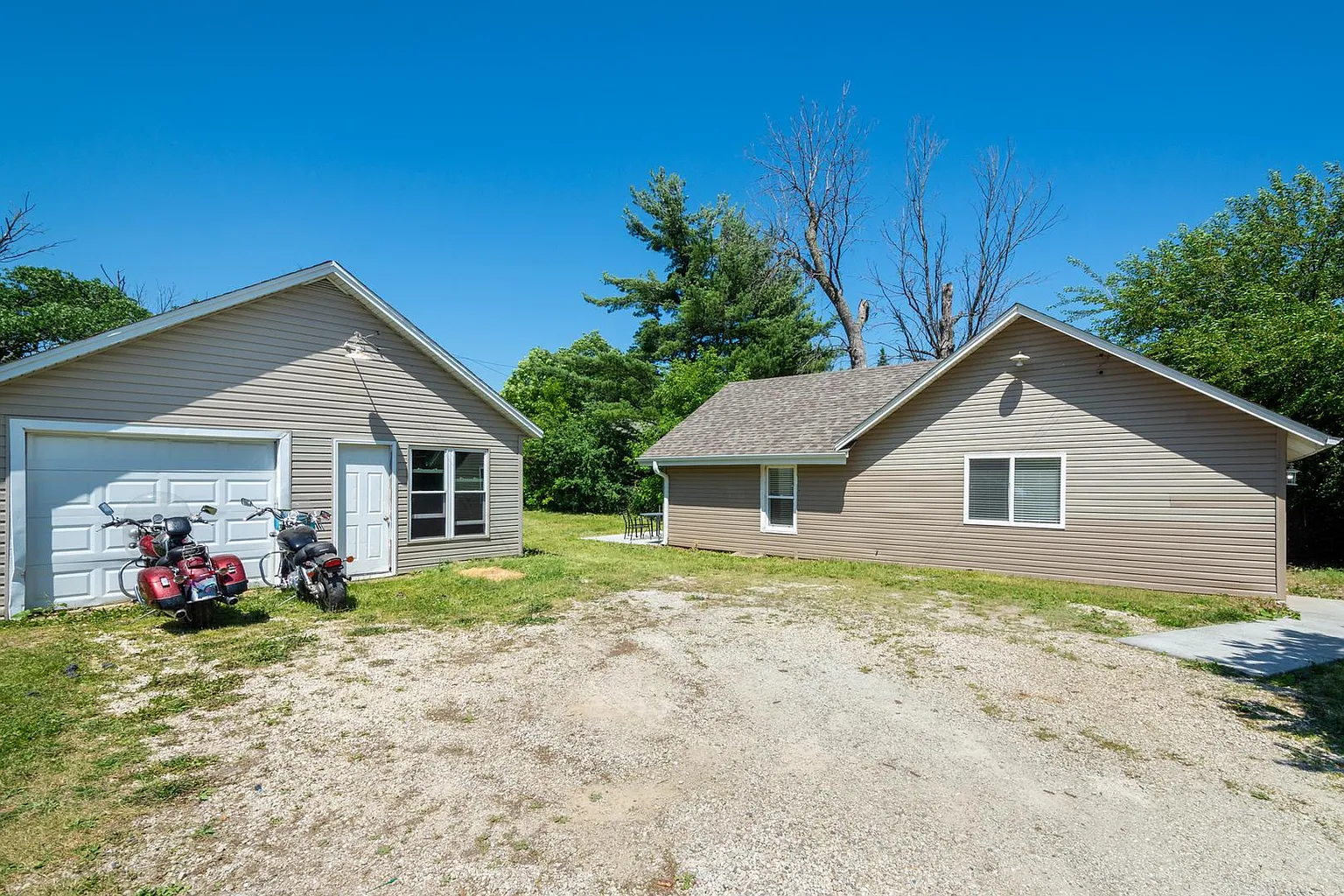 24888 W State Route 173 photo 1