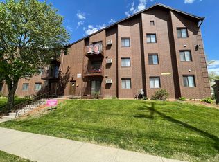 406 S Gilbert St #932, Iowa City, IA 52240