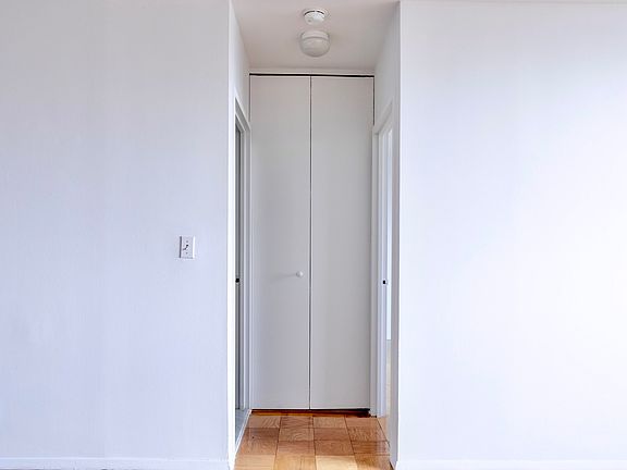 5th image of 200 E 72nd St APT 17E