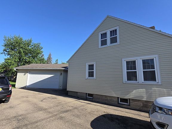 2nd image of 139 N 5th St