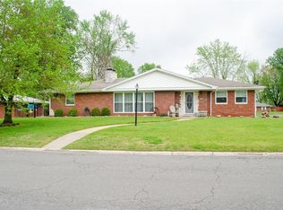 101 Winchester Dr, Belleville, IL