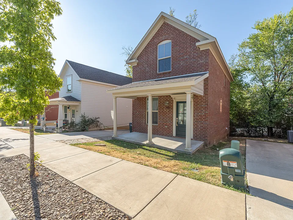 135 E South St