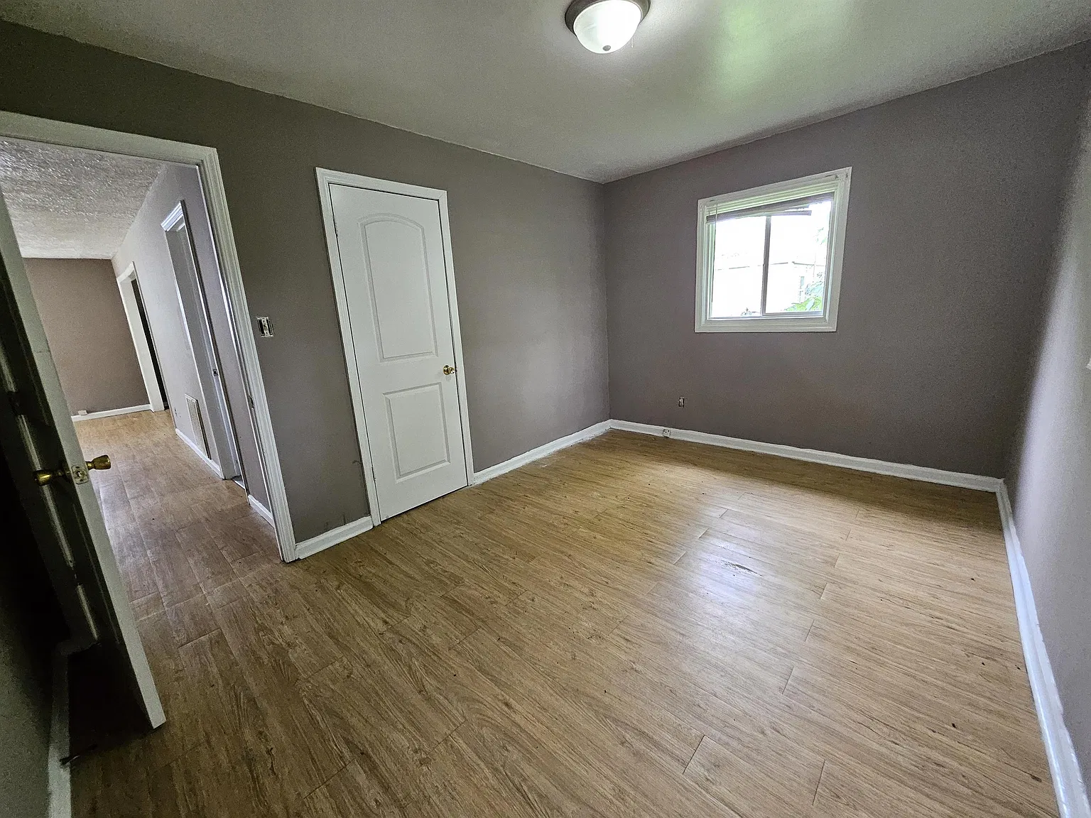 6178 Commodore Drive - 6178 — Photo 2