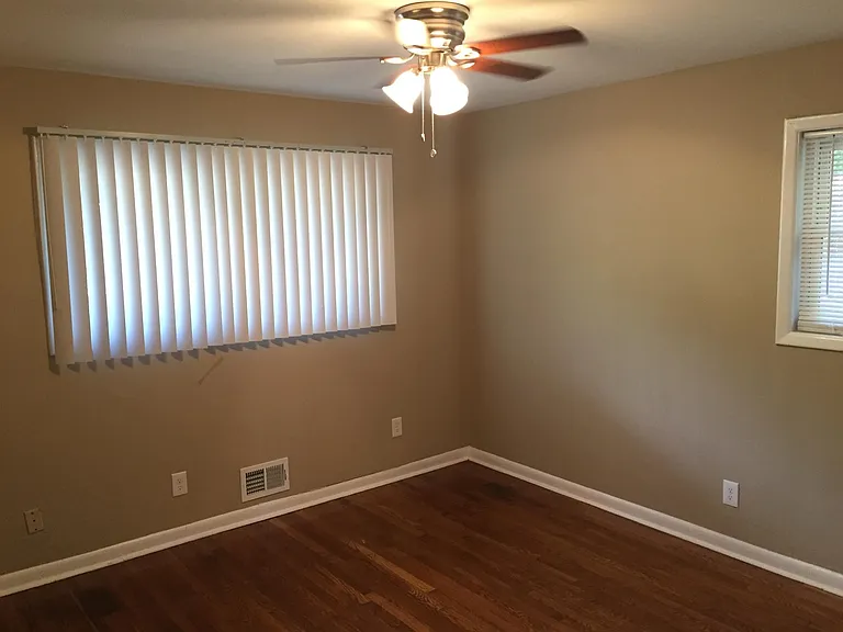 1443 Janmar Dr #MAIN UPSTAIRS — Photo 21