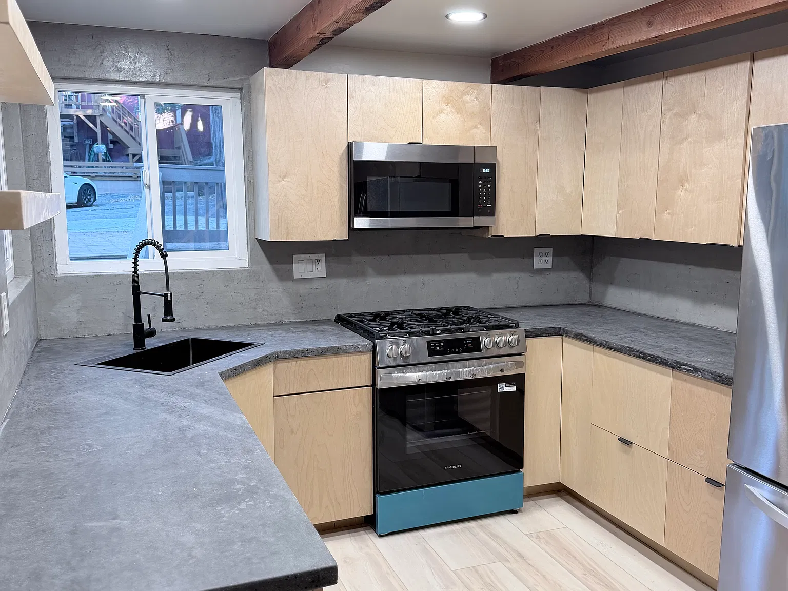 3 bed, 1168 sqft, $2,350 — Photo 3
