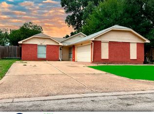 411 Rifleman Trl, Arlington, TX 76002