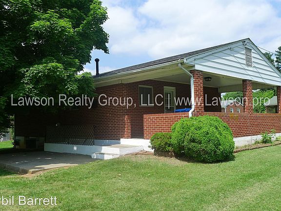 2nd image of 2819 Arrington Dr NE