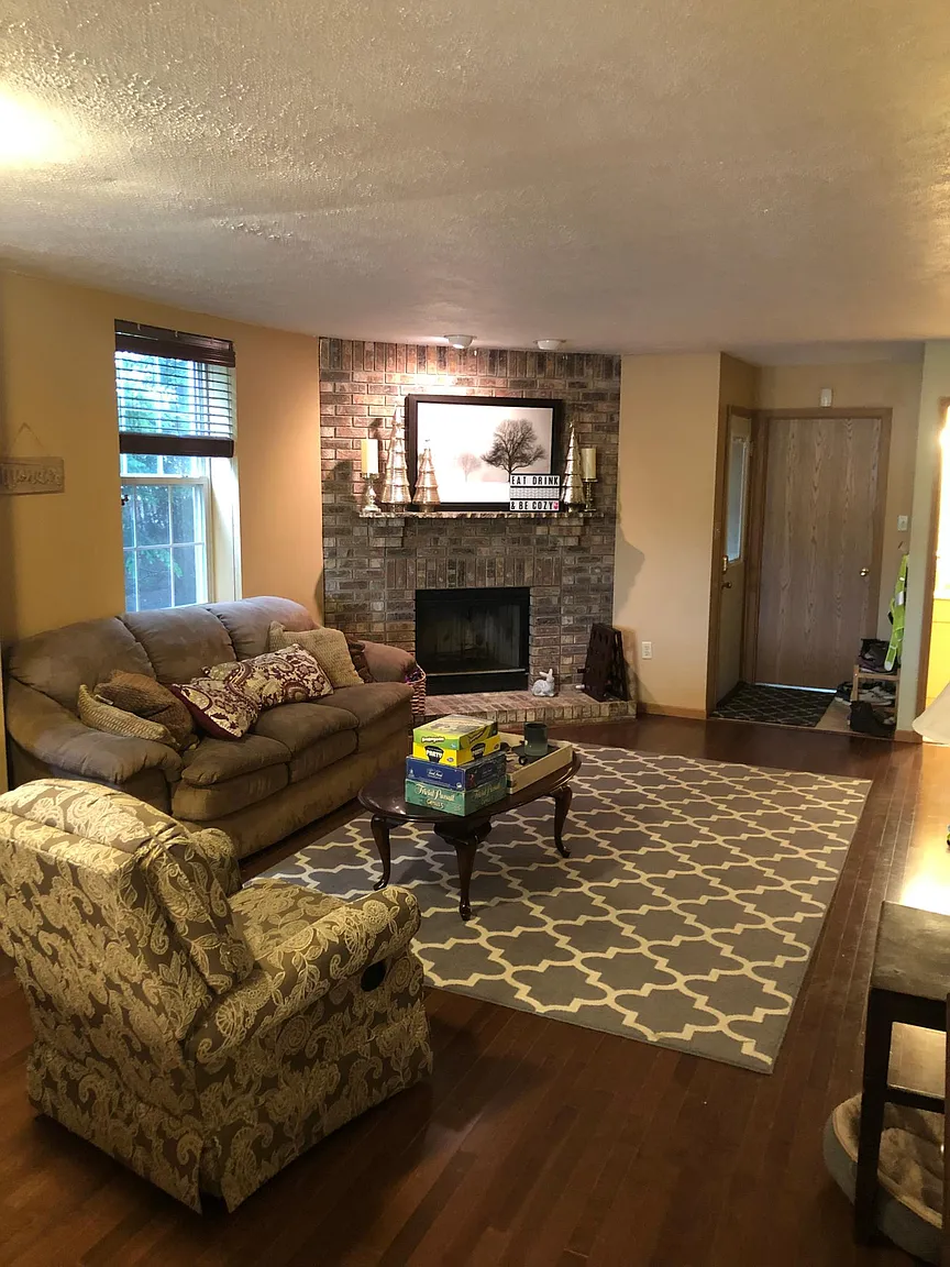 219 Labelle St photo 1