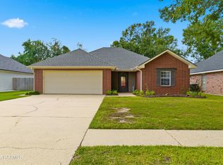 111 Carolyn Dr, Lafayette, LA 70508