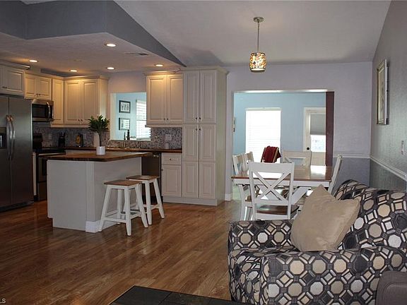 5th image of 230 NE 17th Pl