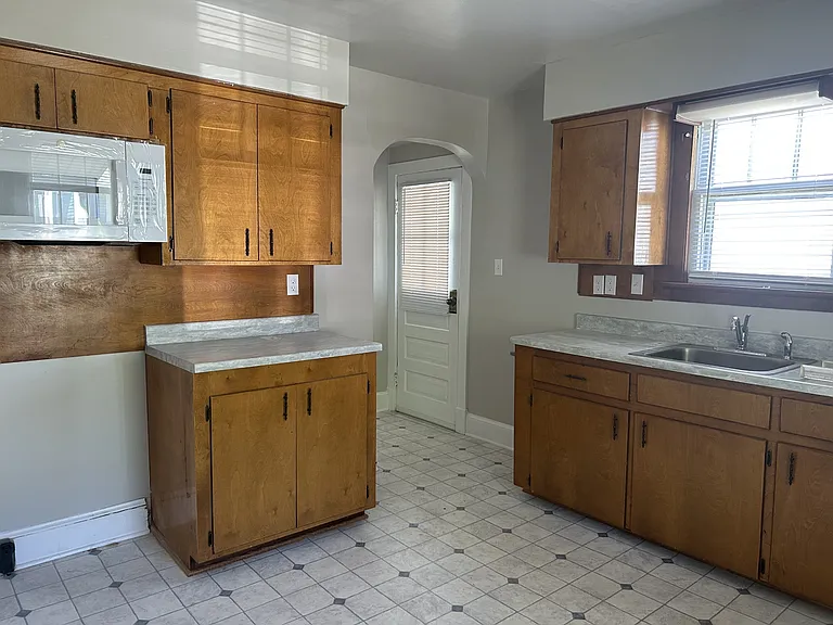 352 Shenandoah Ave — Photo 10