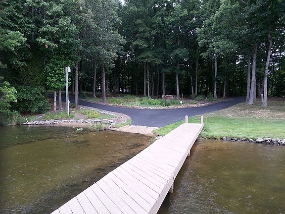 3rd image of 267 Old Town Ln