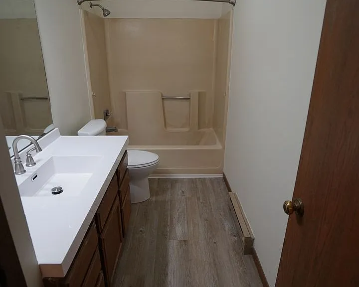 1610 Washington Ave — Photo 6