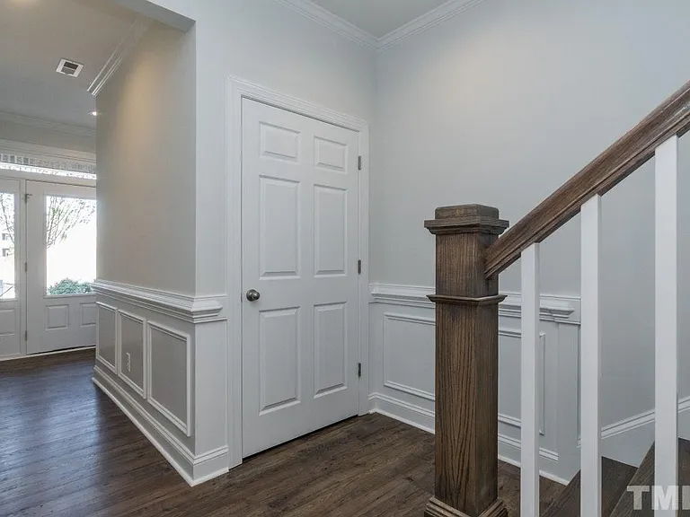 517 Gathering Park Cir — Photo 3