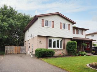 105 Northlake Dr #A, Waterloo, ON N2V1M2