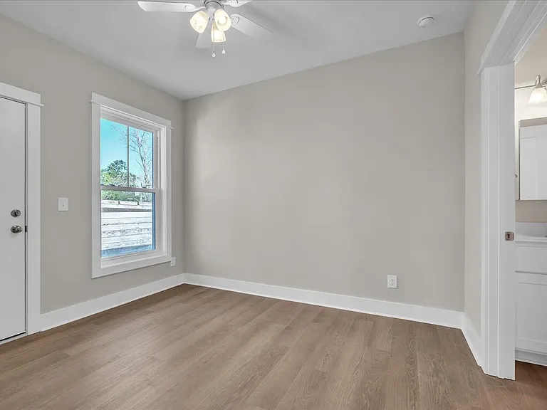 195 Romney St — Photo 17