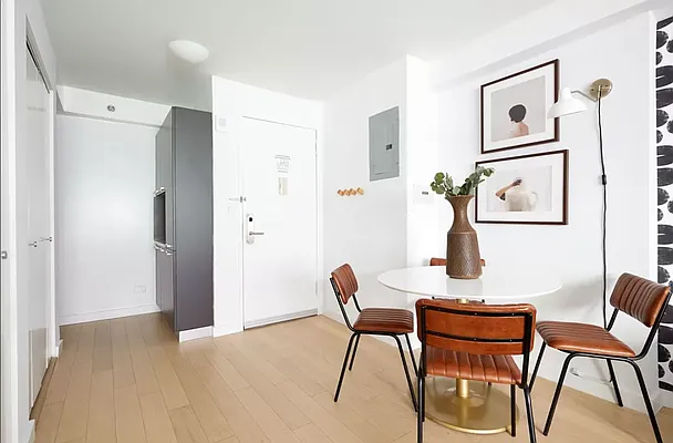 Rented by Manhattan Realty Group | media 10