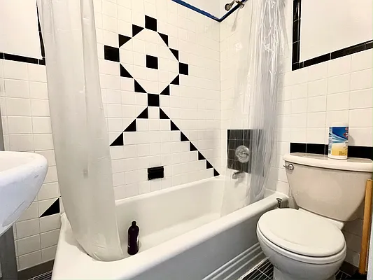 Rented by Capri Jet Realty Corp | media 20