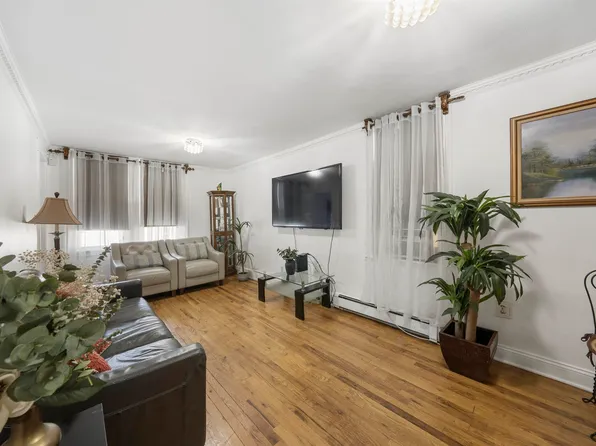 4616 Meadowview Avenue image 10 of 29