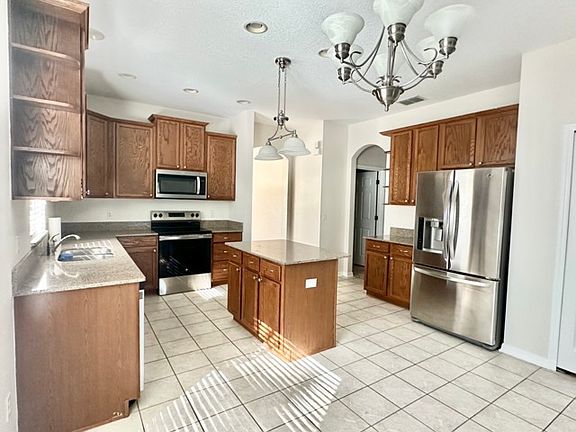 4th image of 9554 Heron Pointe Dr