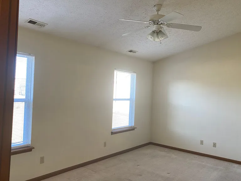 1036 Hornbeam Cir E — Photo 8