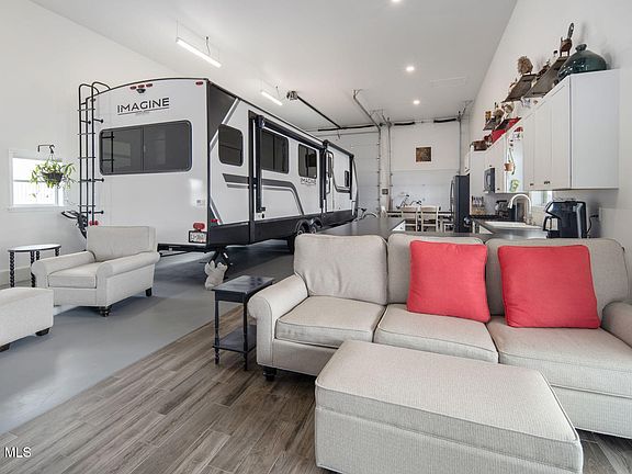 3rd image of 1232 Barton Hill Road