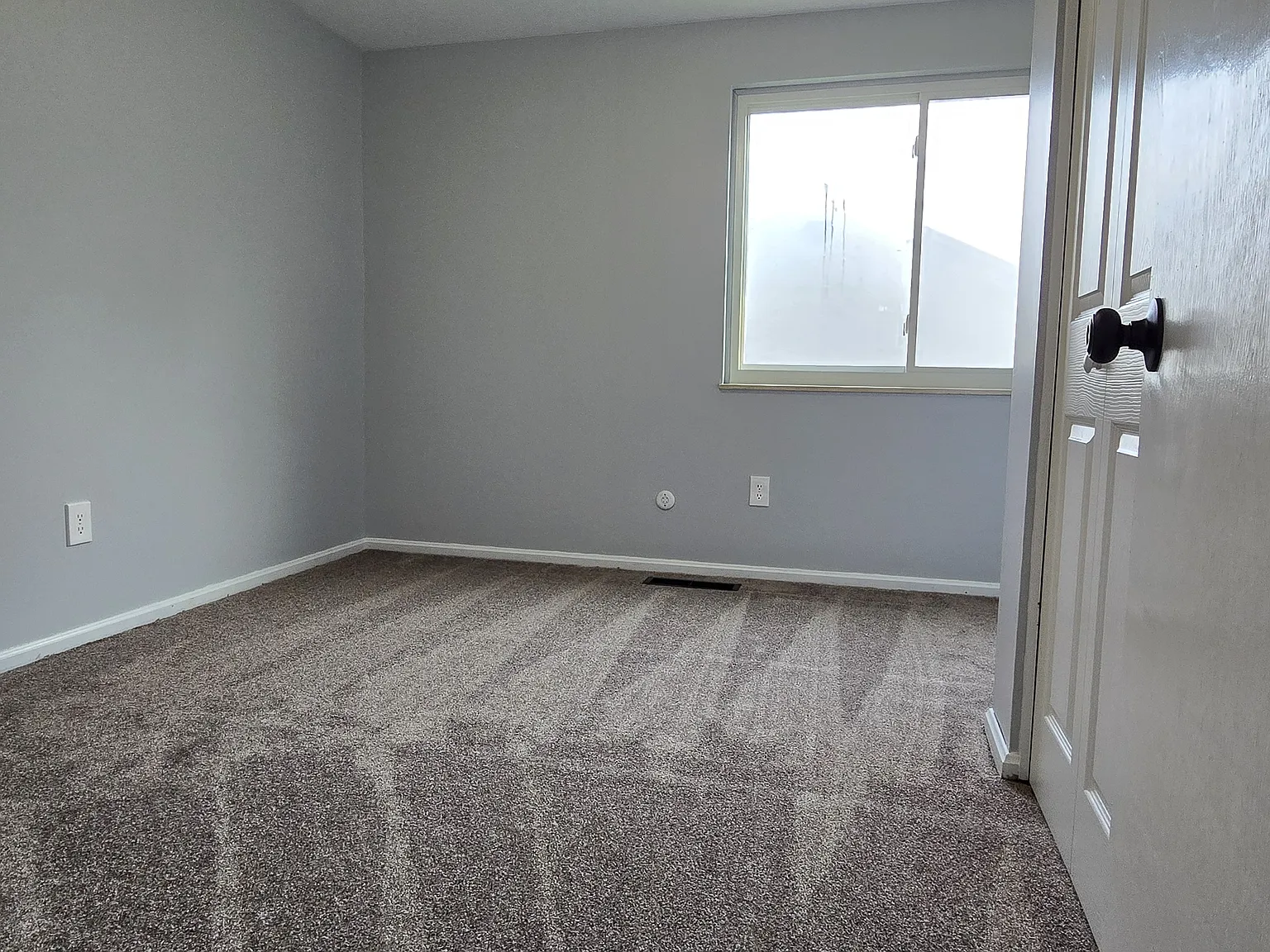 Updated two bedroom apartment — Photo 4