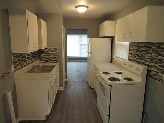4th image of 4425 E 54th Ter
