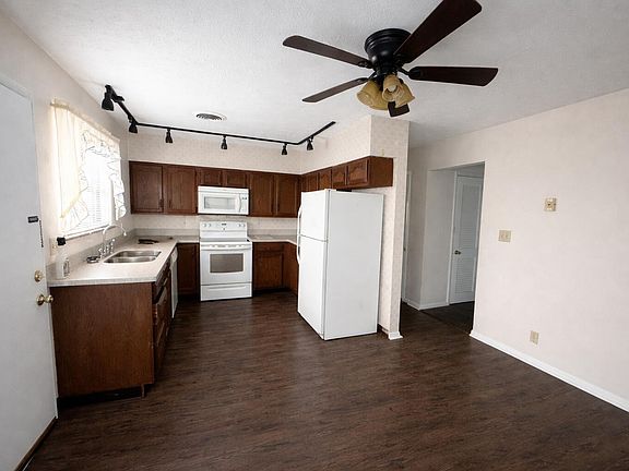 4th image of 2605-2607 Eastern Ave