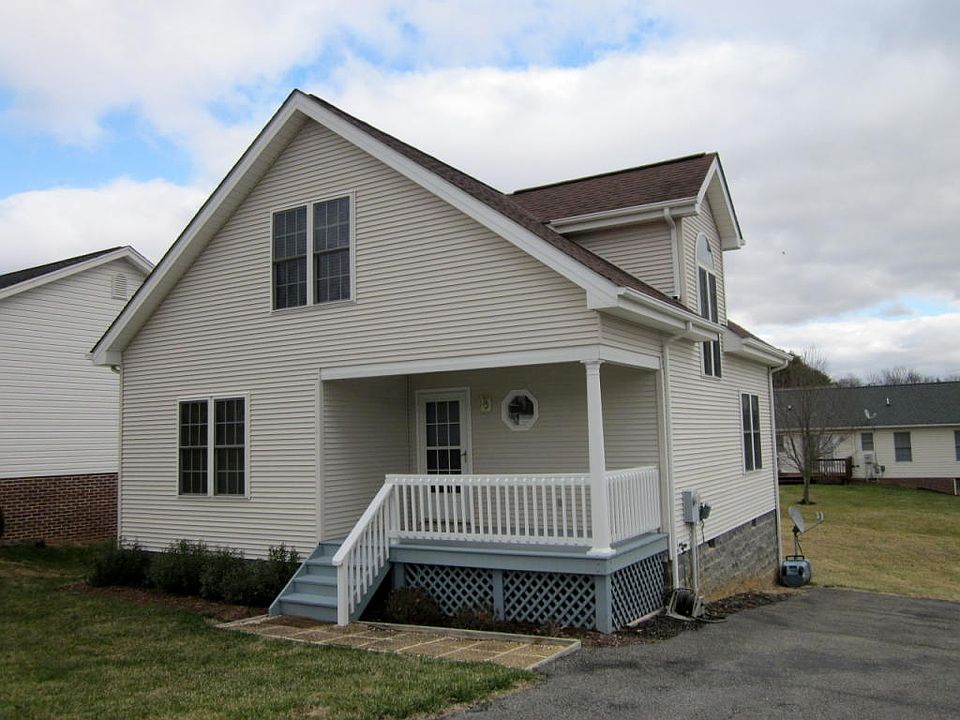 1st image of 218 Denny Ln