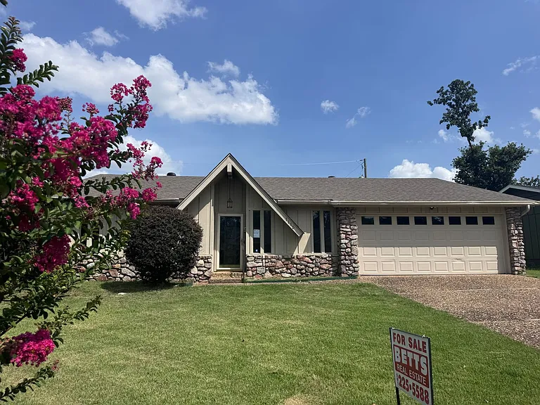 1115 Briar Creek Rd — Photo 100