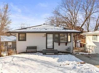 5902 S 50th St, Omaha, NE 68117