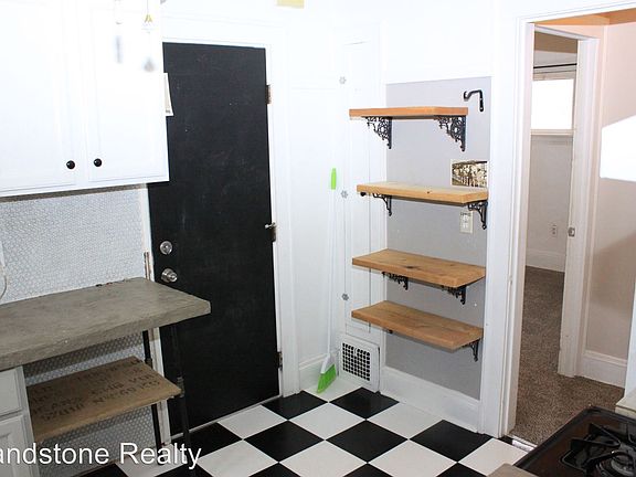 5th image of 16802 Larchwood Ave #16804