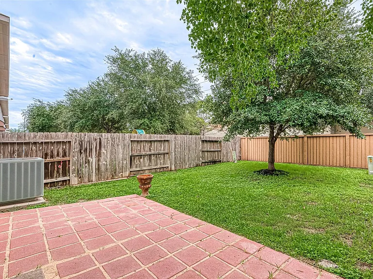 24630 Folkstone Cir — Photo 33