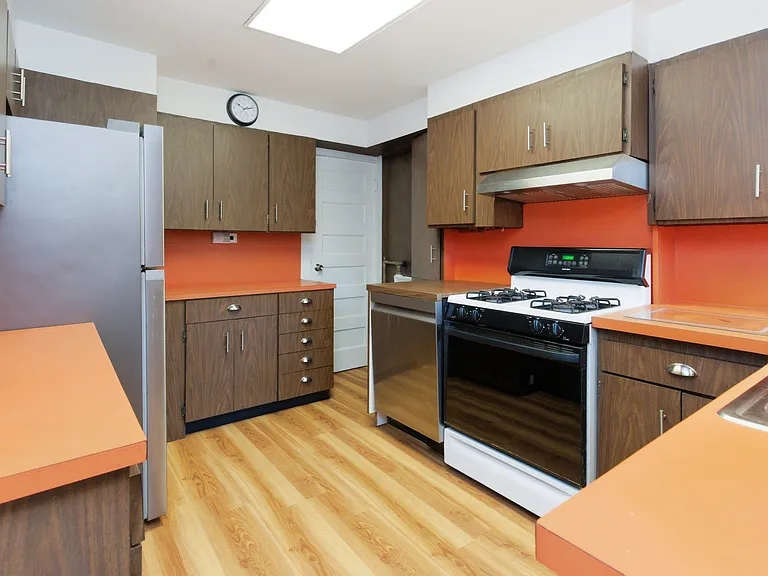 82 Quinby Ave — Photo 11